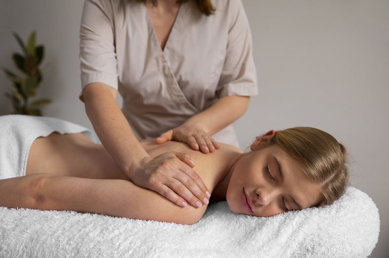 Descubra os benefícios da massagem terapêutica para o corpo e a mente
